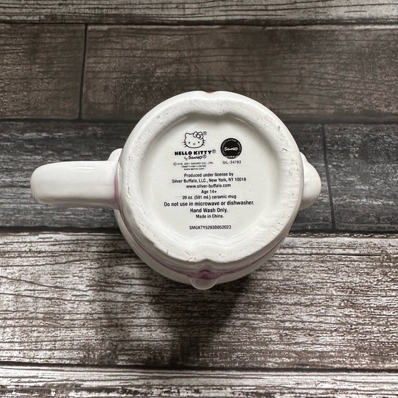 ⭐️🥳HOST PICK 🥳⭐️Hello Kitty pink Bow Full Body Mug - Picture 3 of 4